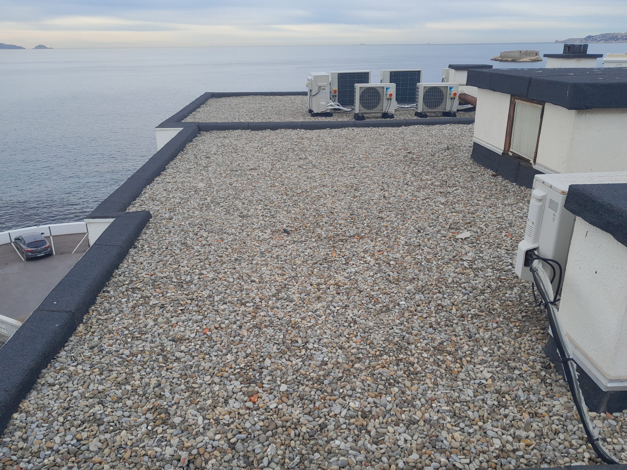 img cards #Des terrasses inaccessibles avec gravillons